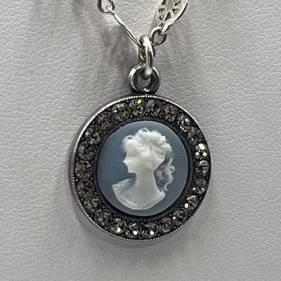 Catherine Popesco France Elegant Cameo Rhinestone Crystal Halo Circle Necklace - Picture 1 of 16